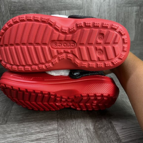 CROCS Classic Kids size 2 Red White Santa Lined Clog - Picture 7 of 8